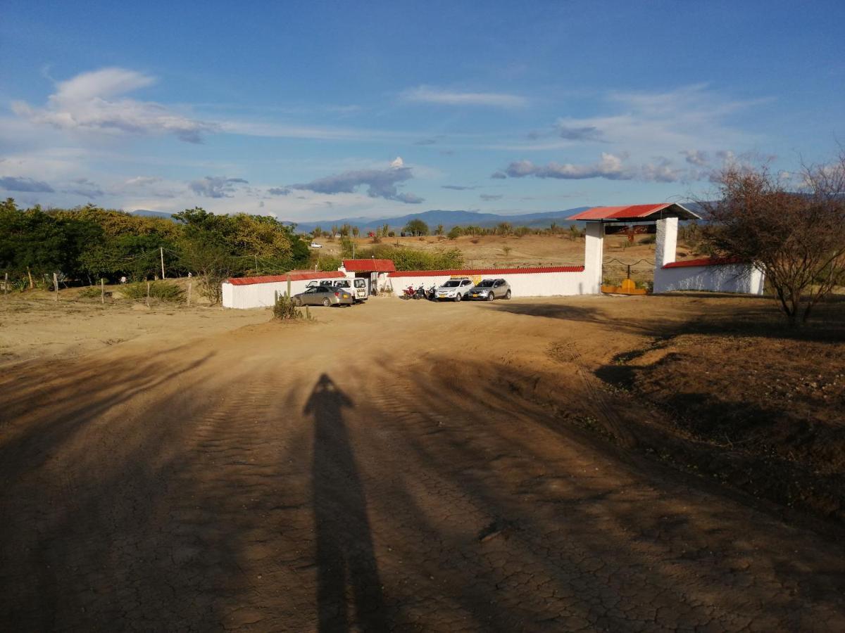 El Peñon De Constantino - Tatacoa Villavieja